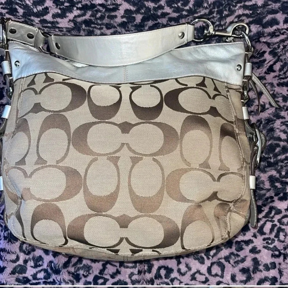 Coach Signature Pattern Bag - Picture 2 of 6